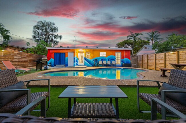 Building Photo - 1425 NE 5th Terrace