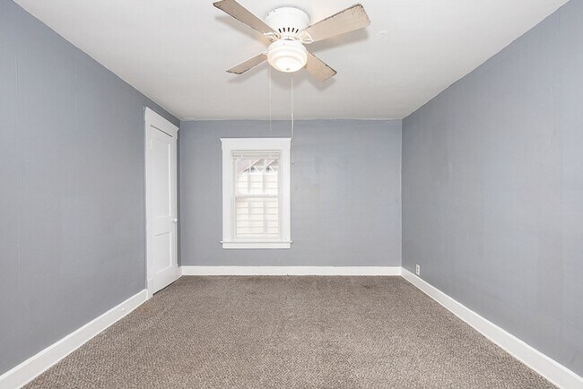 Building Photo - 2827 Avondale Ave