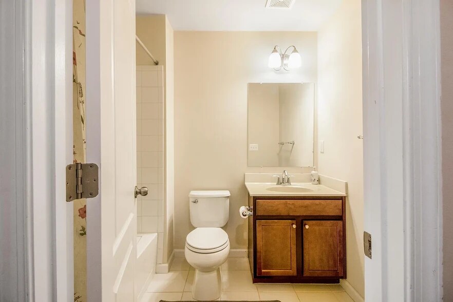 Building Photo - 7932 Pettigrew St