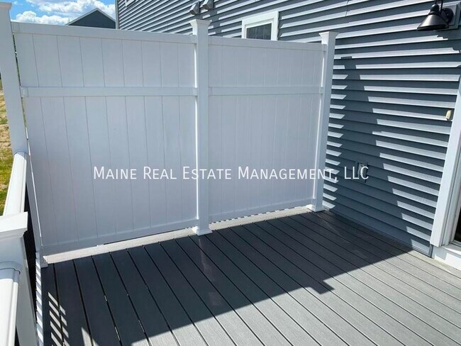 Building Photo - 208 Rocky Rdg Dr