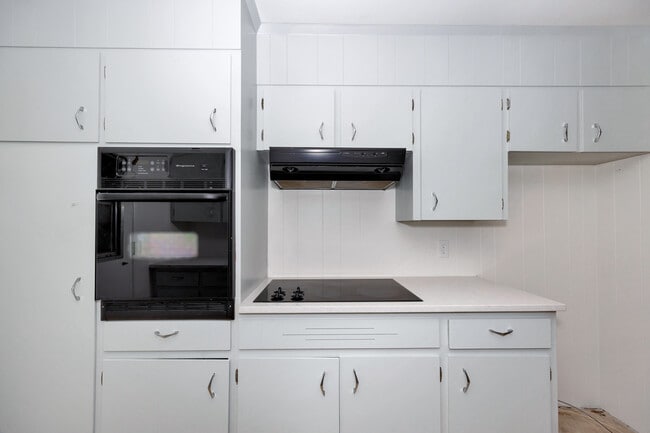 Building Photo - 2105 Shannonhouse Rd SW