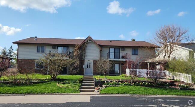 Building Photo - 5586 Guilford Rd