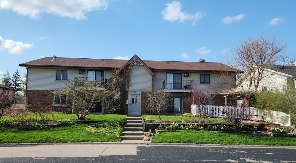 Primary Photo - 5586 Guilford Rd