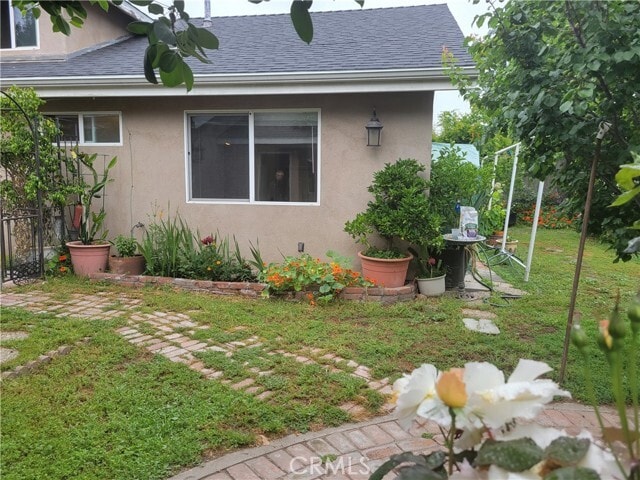 Building Photo - 539 S Michillinda Ave