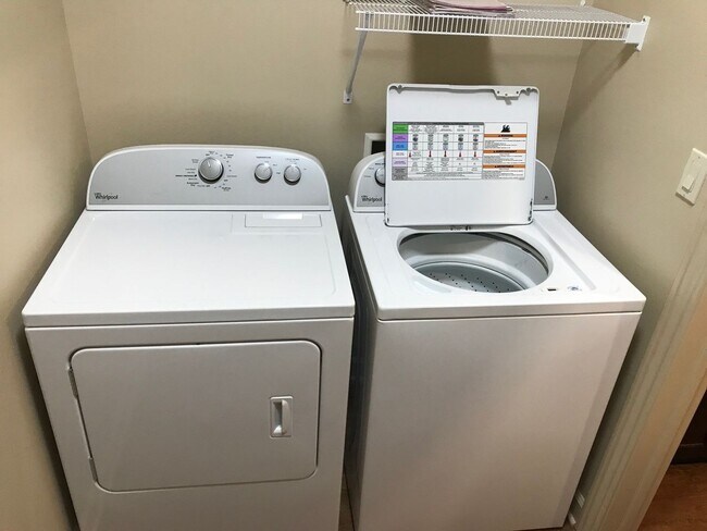 Building Photo - 2724 Bobcat Dr