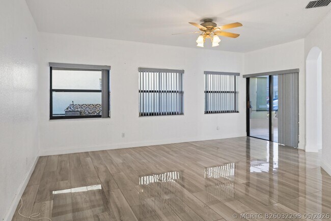 Building Photo - 3471 NW 112th Ave
