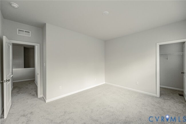 Building Photo - 6467 Fennec Run