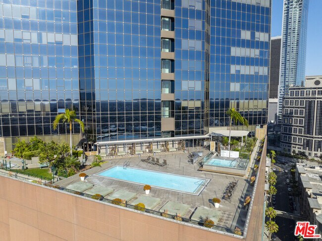 Building Photo - 1100 Wilshire Blvd