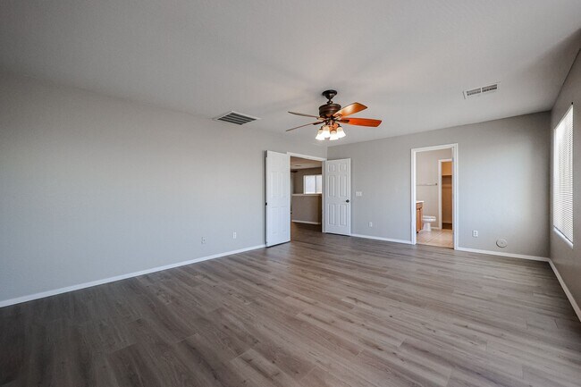 Building Photo - COMING SOON!! Beautiful 4Bed/2.5 bath In San Tan Valley