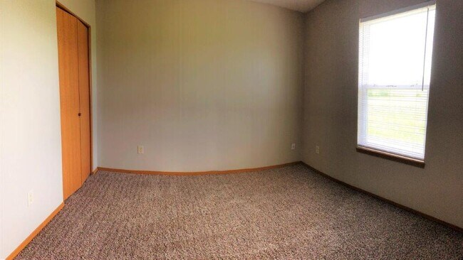 Bedroom 4 - 2619 E Conquest St