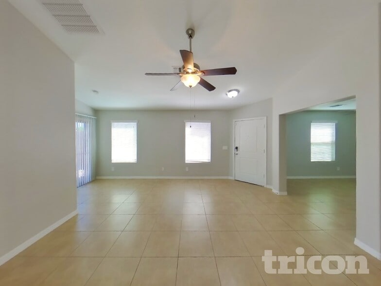 Building Photo - 40260 W Hopper Dr