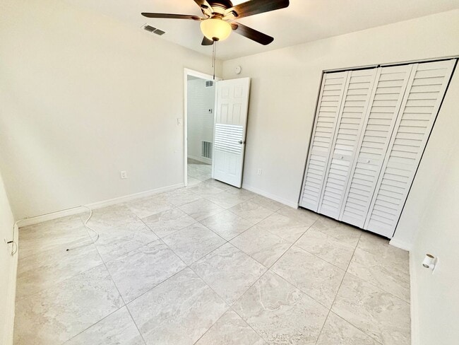 Building Photo - 1st Floor 2 bed 1 Bath Condo - MOVE IN SPECIAL -Apply now & Get Your Application Fee Credited at ...