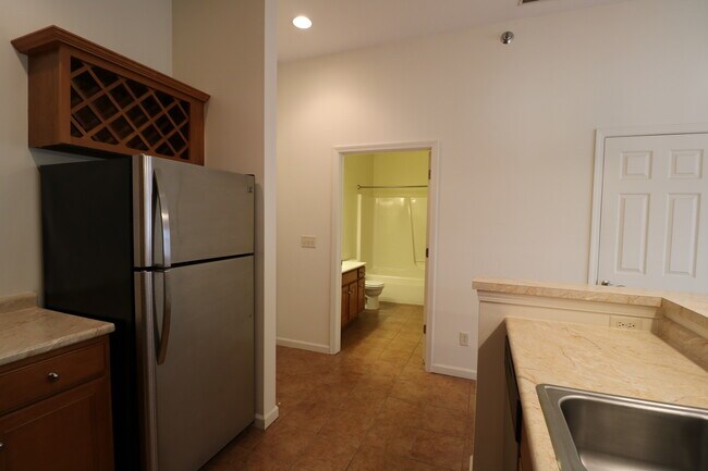 Building Photo - Hillside Crossing