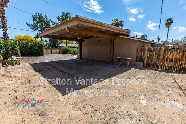 Building Photo - 2204 West Campbell Ave