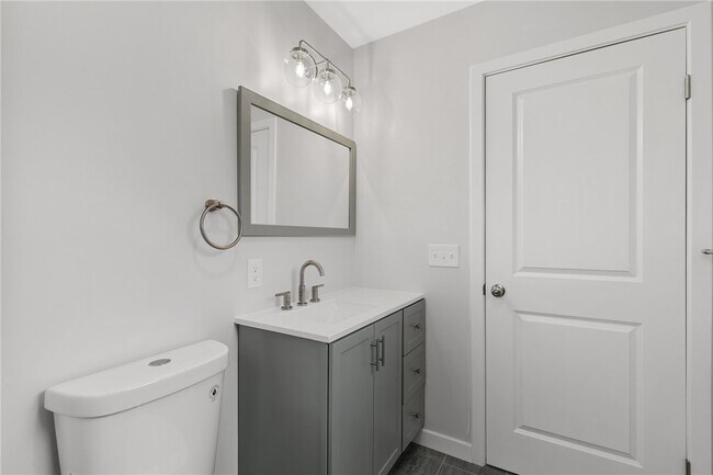 Building Photo - 169 S Union St