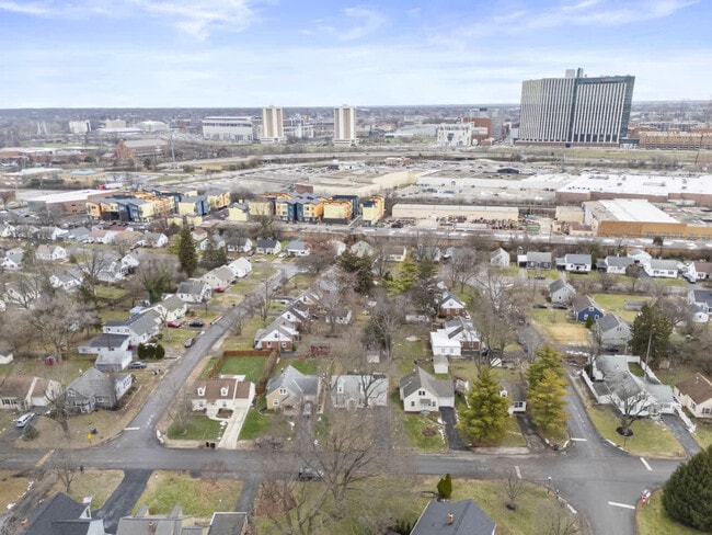 Building Photo - 1710 Hess Blvd