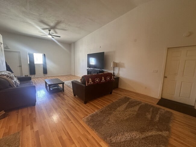 Building Photo - 469-922 Eternal Spring Way