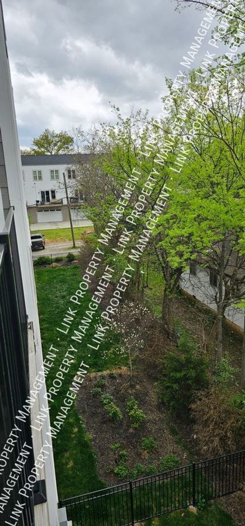 Building Photo - 1445 Fagan St