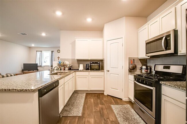 Building Photo - 908 Vogel Dr