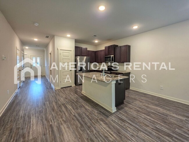 Building Photo - Modern Living in The Heights!