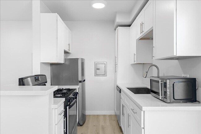 Building Photo - 12770 Pacific Ave