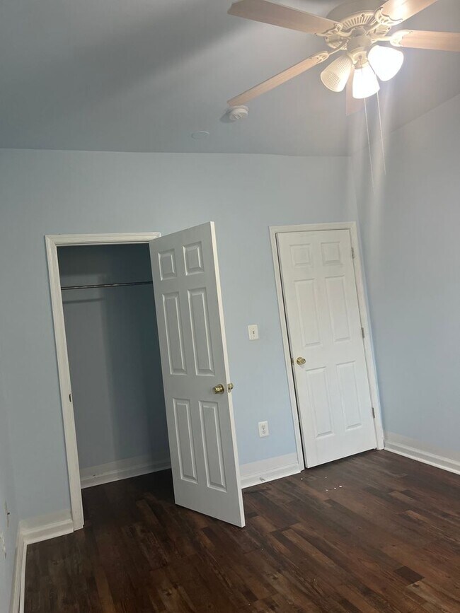 Building Photo - 4200 Deer Park Rd