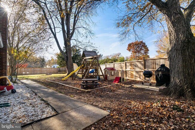 Building Photo - 40905 Spring House Ln