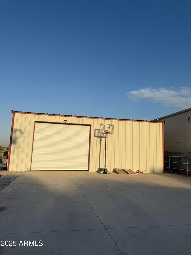 Building Photo - 5502 N 105th Ln