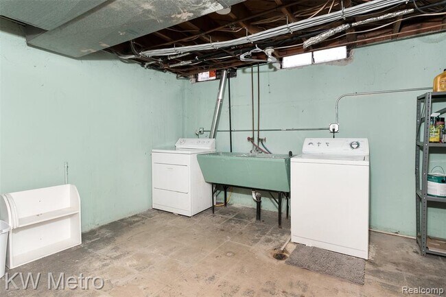 Building Photo - 29166 Tessmer Ct