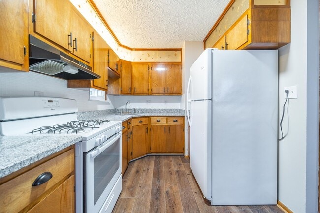 Building Photo - Charming Cape Cod Home in North Linden — 3...