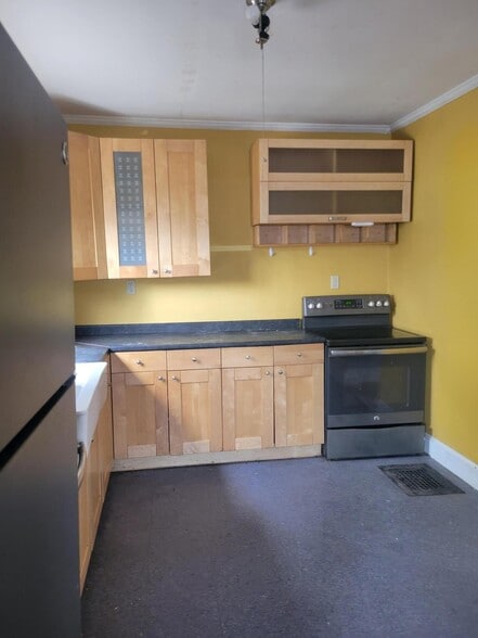 Building Photo - 26 Highland Ln