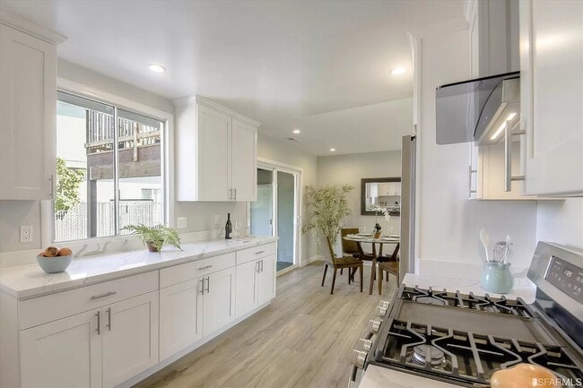 Building Photo - 504 Arguello Blvd