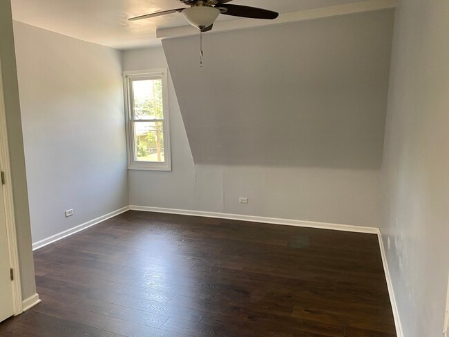 Building Photo - 914 Clay St