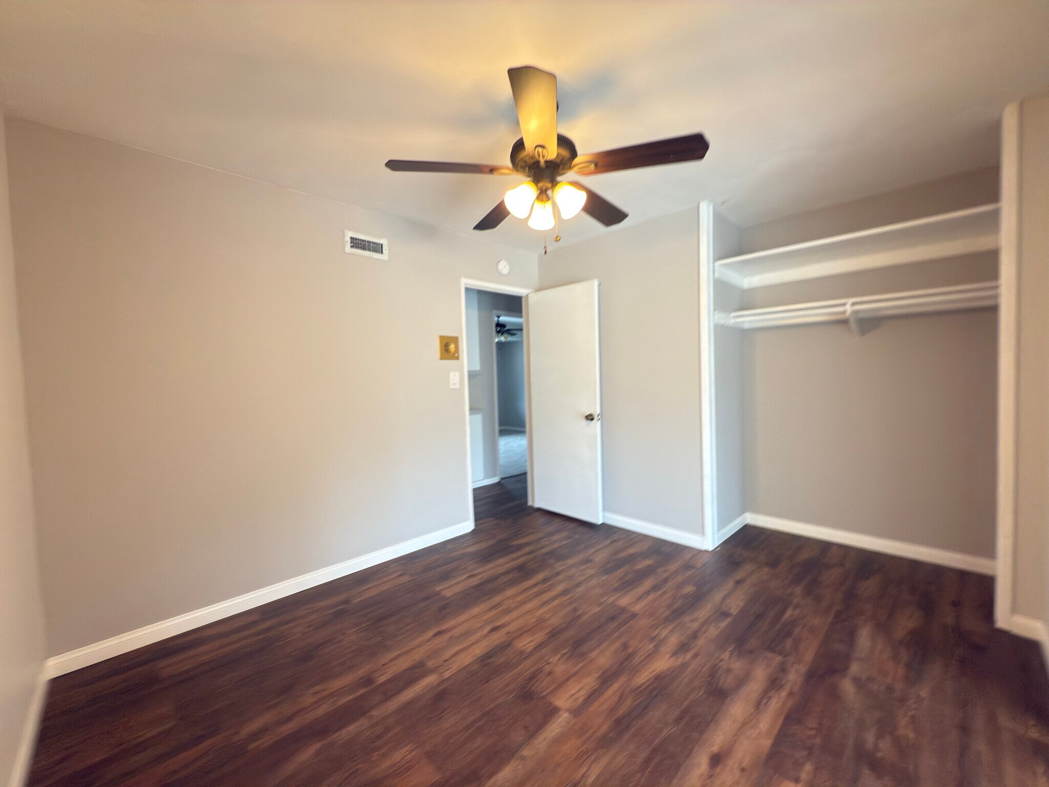 Building Photo - 8151 Beaver Lake Dr