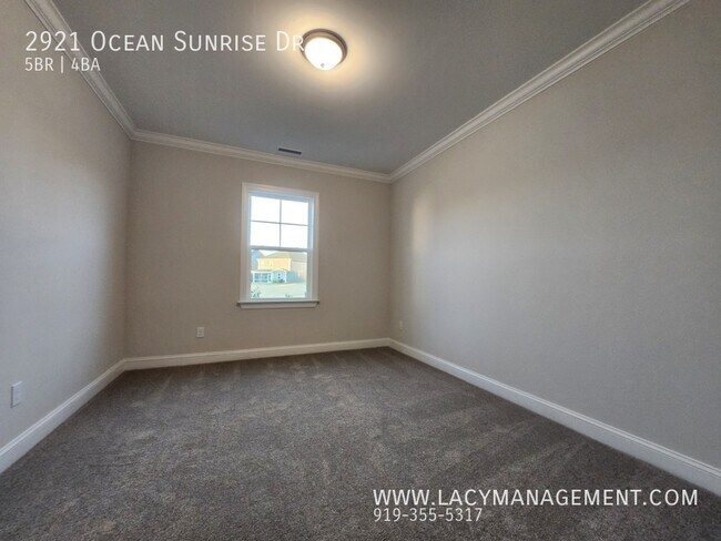 Building Photo - 2921 Ocean Sunrise Dr