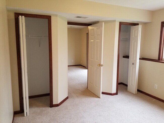 Building Photo - 1623 Lamberton Lake Dr NE