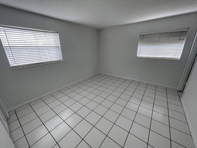 Building Photo - 127 Lucas Rd