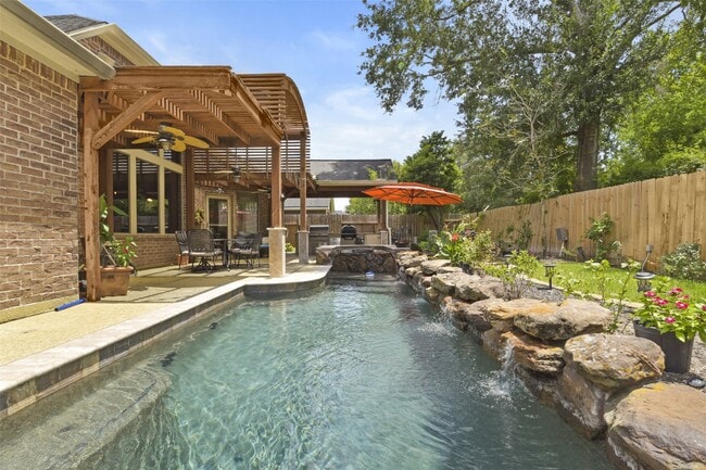 Building Photo - 21131 Beech Landing Ln