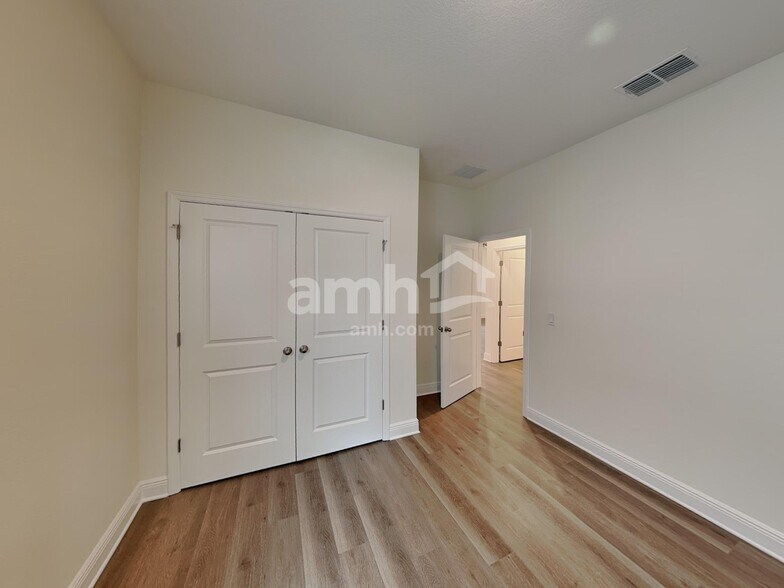 Building Photo - 5992 Pinewood Ests Dr