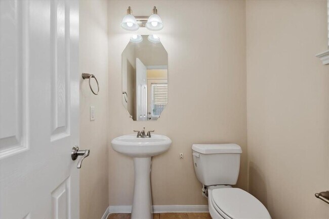 Building Photo - 2742 Windy Thicket Ln