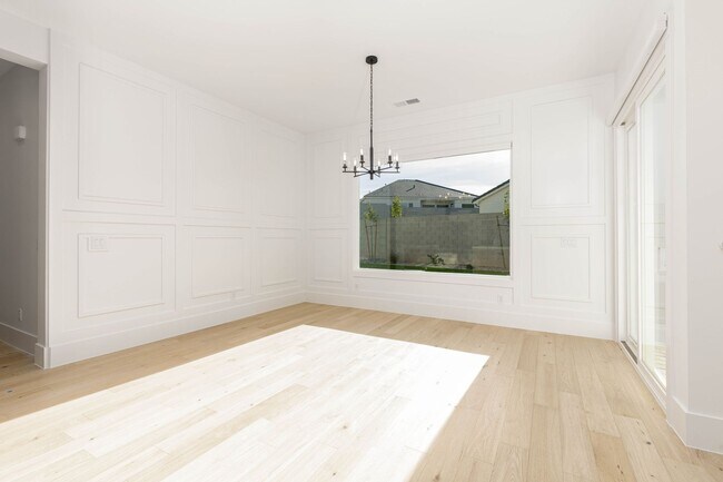 Building Photo - Beautiful 5 bed 4 bath home in Desert Cany...