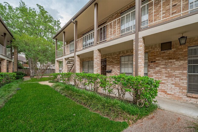 Building Photo - 811 Wax Myrtle Ln
