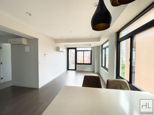 Building Photo - Bushwick Avenue / Spacious 2-Bed, 1-Bath /...