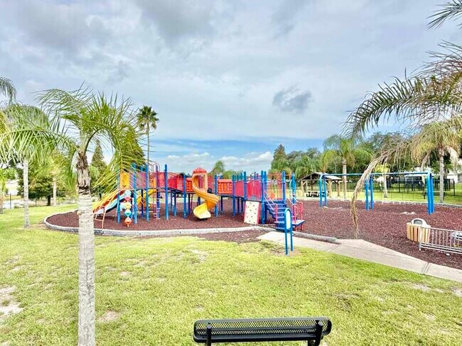 Building Photo - 13046 Waterbourne Dr