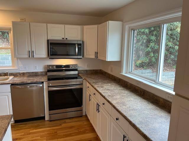 Building Photo - 190 Long John Dr