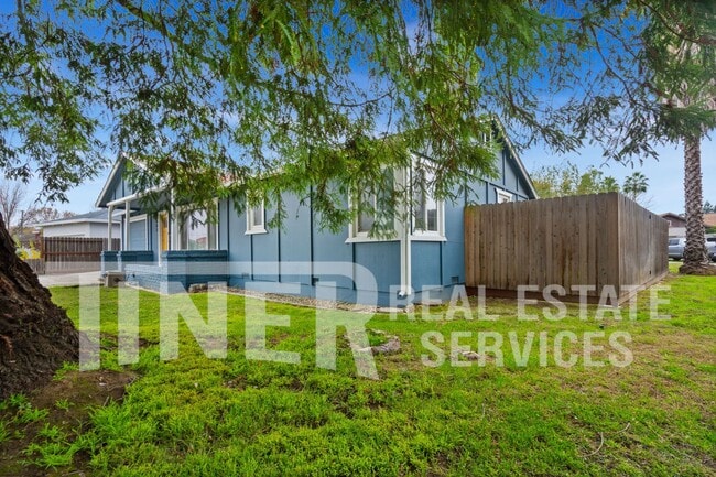 Building Photo - 603 11th St