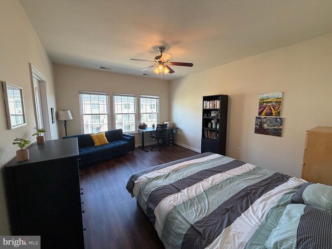 Building Photo - 4587 Derring Ln