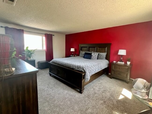Building Photo - Available Now  4 Bedroom 2 bath home