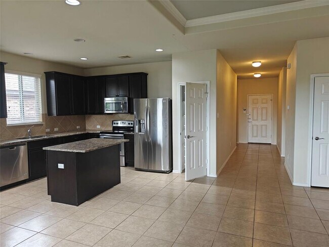Building Photo - 5610 Hopkins Dr