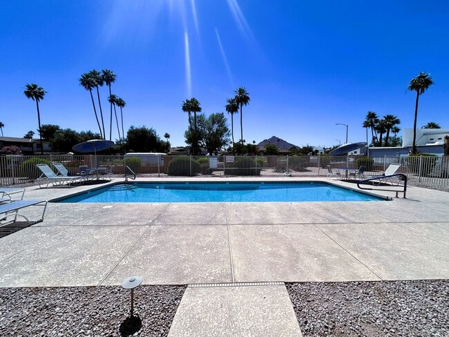 Building Photo - 7752 E Camelback Rd